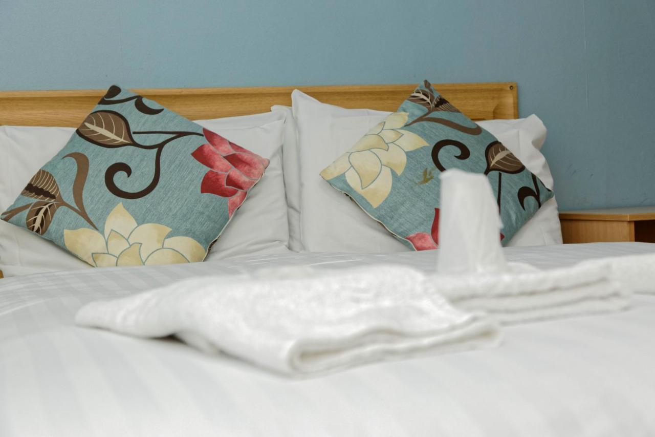 Sand Bay Holiday Village - Adults Only Weston-super-Mare Ngoại thất bức ảnh