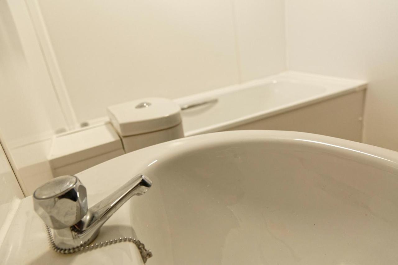 Sand Bay Holiday Village - Adults Only Weston-super-Mare Ngoại thất bức ảnh