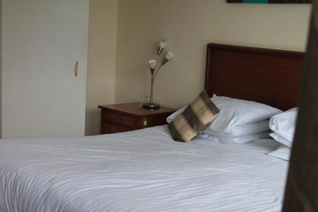 Sand Bay Holiday Village - Adults Only Weston-super-Mare Ngoại thất bức ảnh