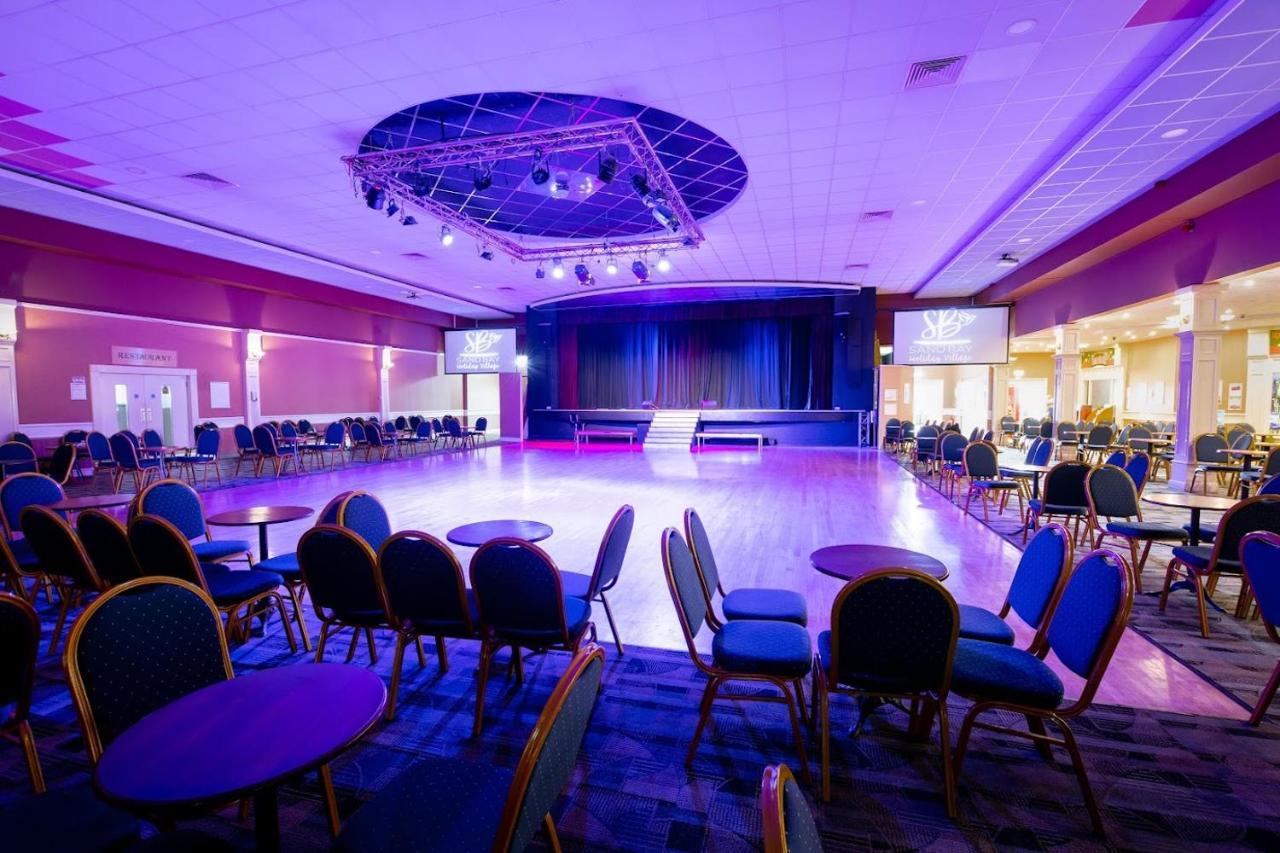 Sand Bay Holiday Village - Adults Only Weston-super-Mare Ngoại thất bức ảnh